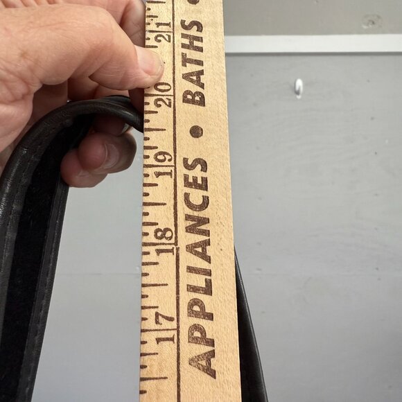 Vintage Black Leather Bucket Bag Heavy Duty Construction and Zipper - Picture 10 of 10